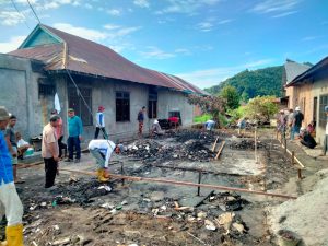 Kebakaran Hanguskan Dua Rumah Warga di Jorong Kaluang Tapi Nagari Koto Tangah, Kecamatan Tilatang Kamang